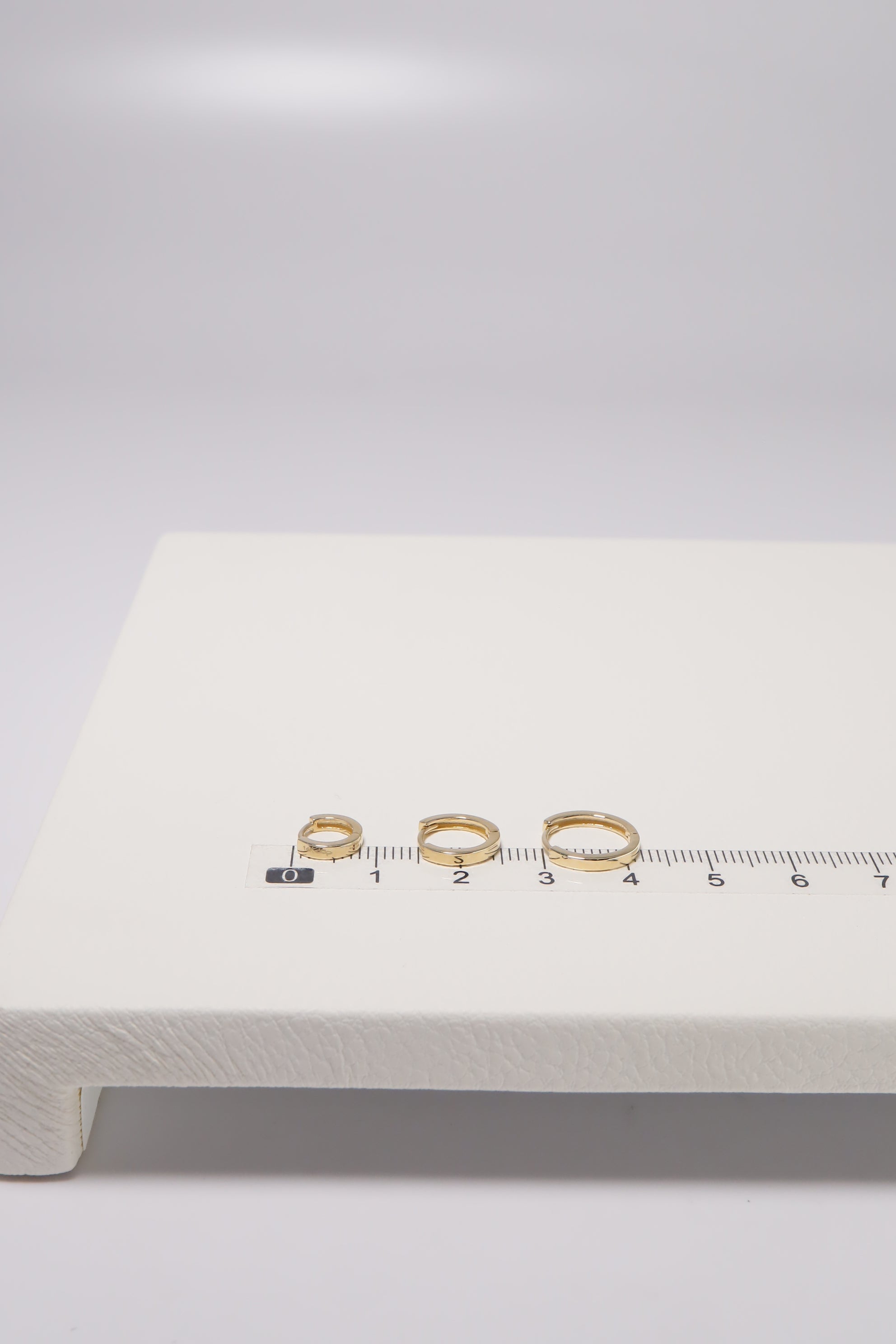 14K Solid Gold 8MM Box Edge Hoop Earring - Pretty At Sam