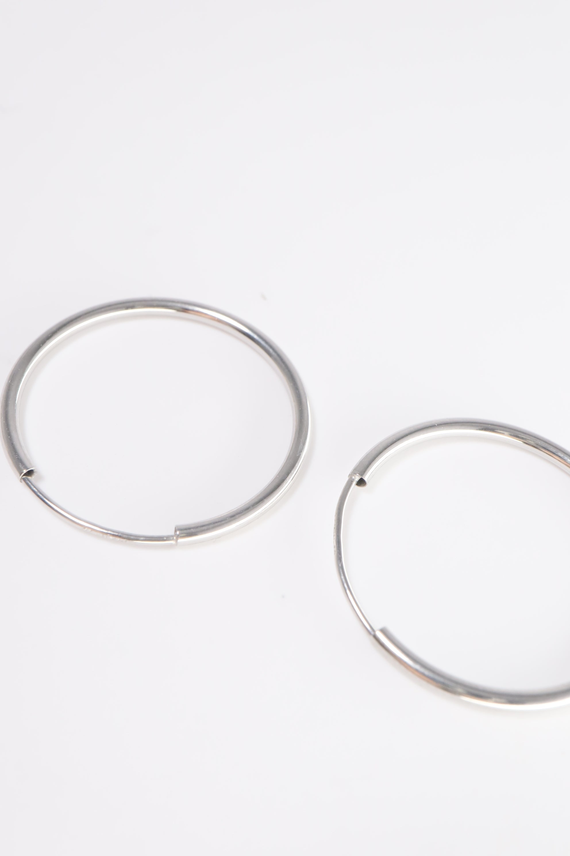 14K Solid White Gold 1.5mm Thickness Endless 30mm Hoop Earring - Pretty At Sam