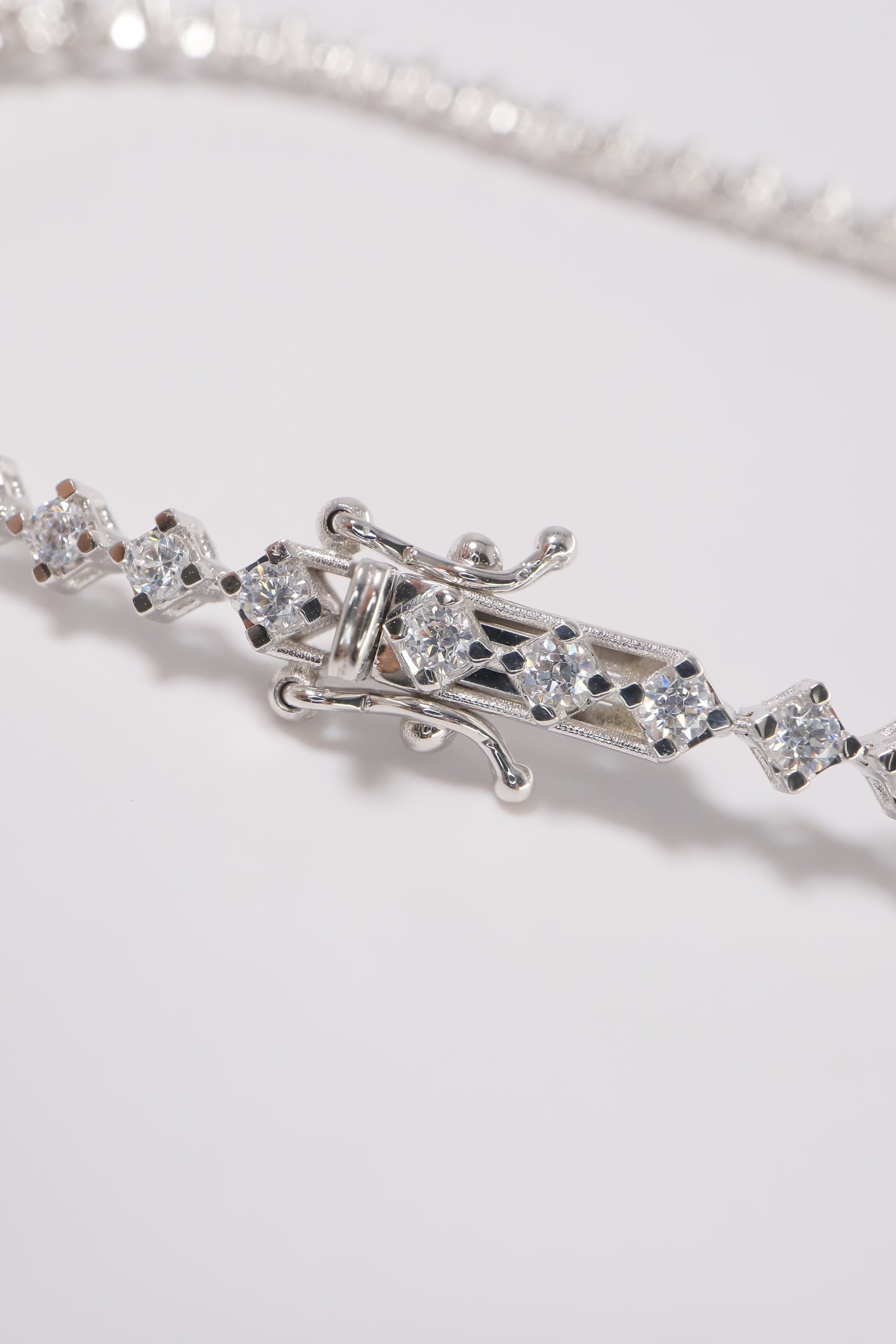 14K Solid White Gold 2mm Lab Rectangle Cut Tennis Bracelet - Pretty At Sam