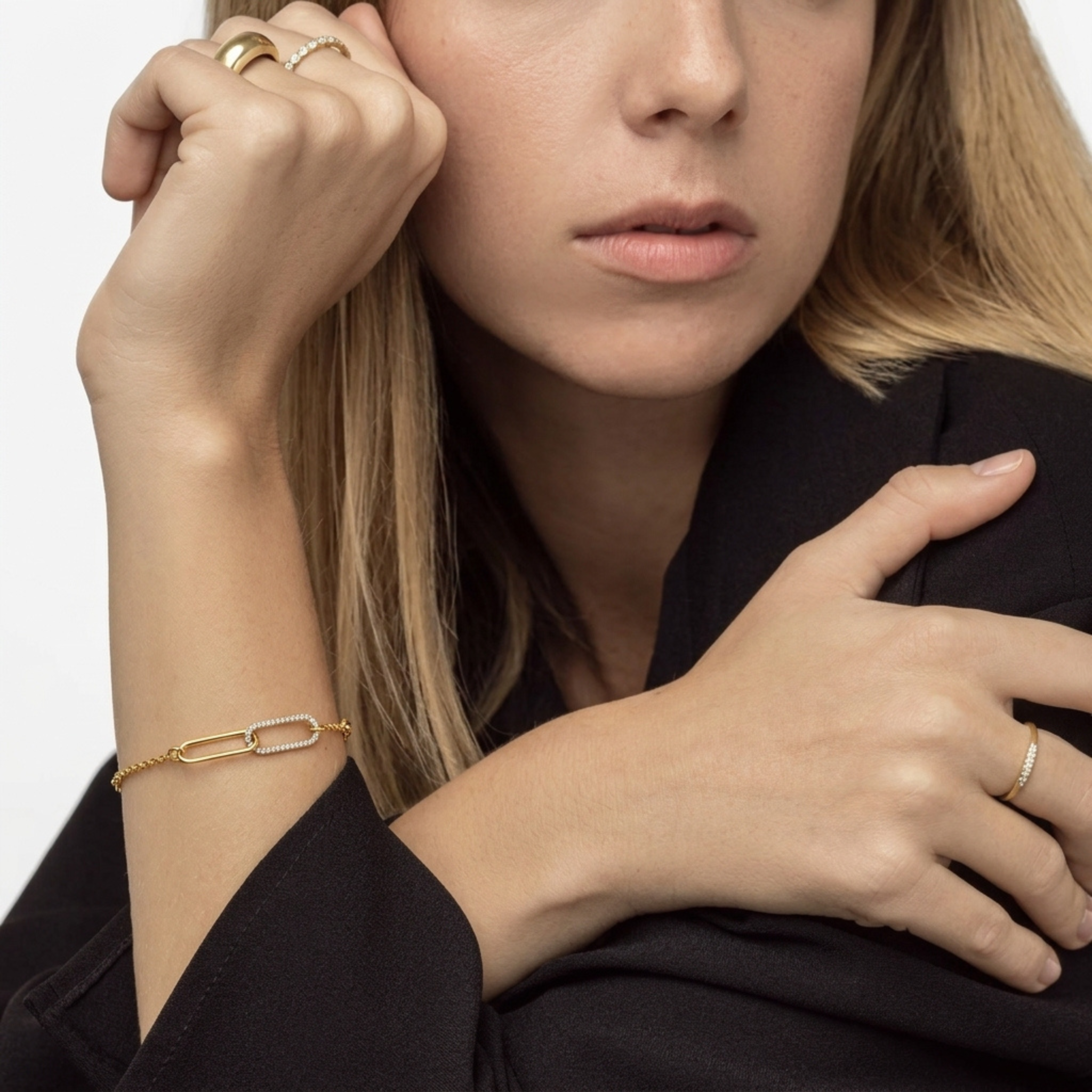 Modern yellow gold toggle bracelet 7 inch with 1 inch extension