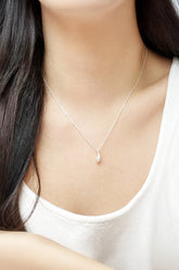 925 Sterling Silver Curve Droplet Pendant Necklace – Minimalist Fluid Design