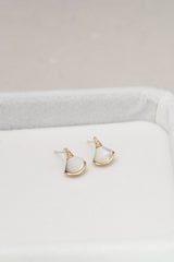 14K Solid Yellow Gold Mother Of Pearl Fan Stud Earring