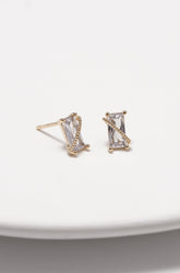 ✨ Twist Baguette Stud Earrings – Rose Gold Plated, Hypoallergenic ✨