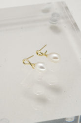14K Solid Yellow Gold Twisted Loop Fresh Water Pearl Stud Earring