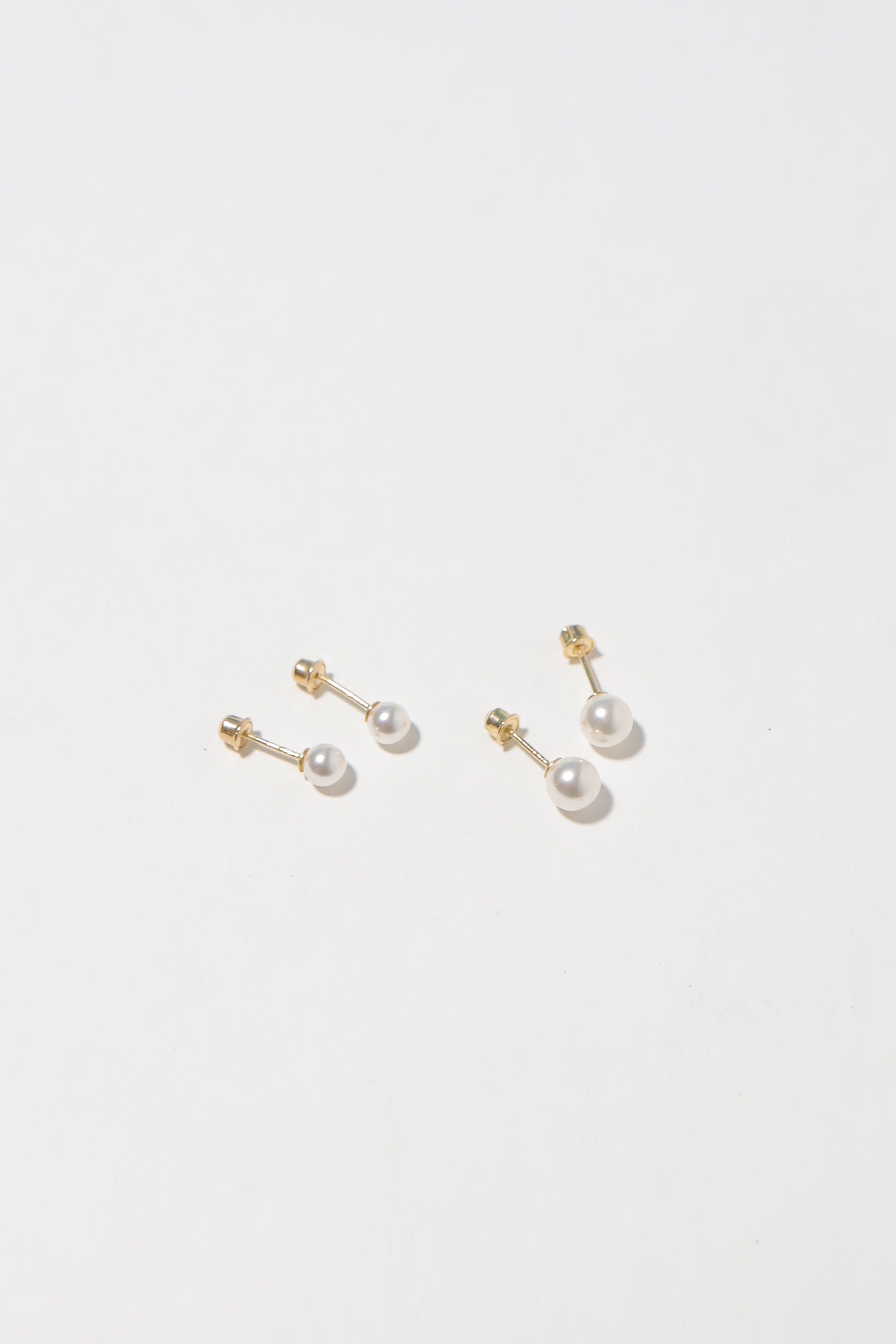 14K Solid Gold Pearl motive screw closure stud earring - Pretty At Sam