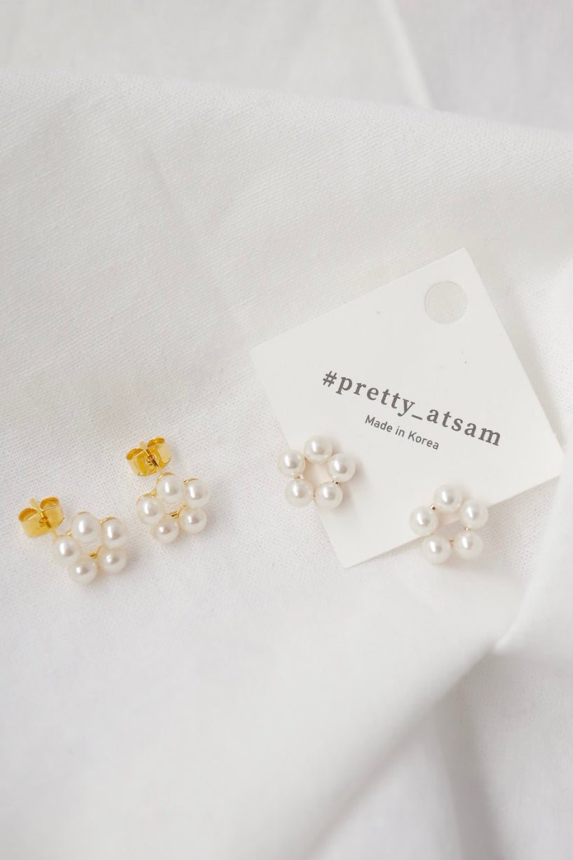 Classic Pearl Cluster Stud Earrings