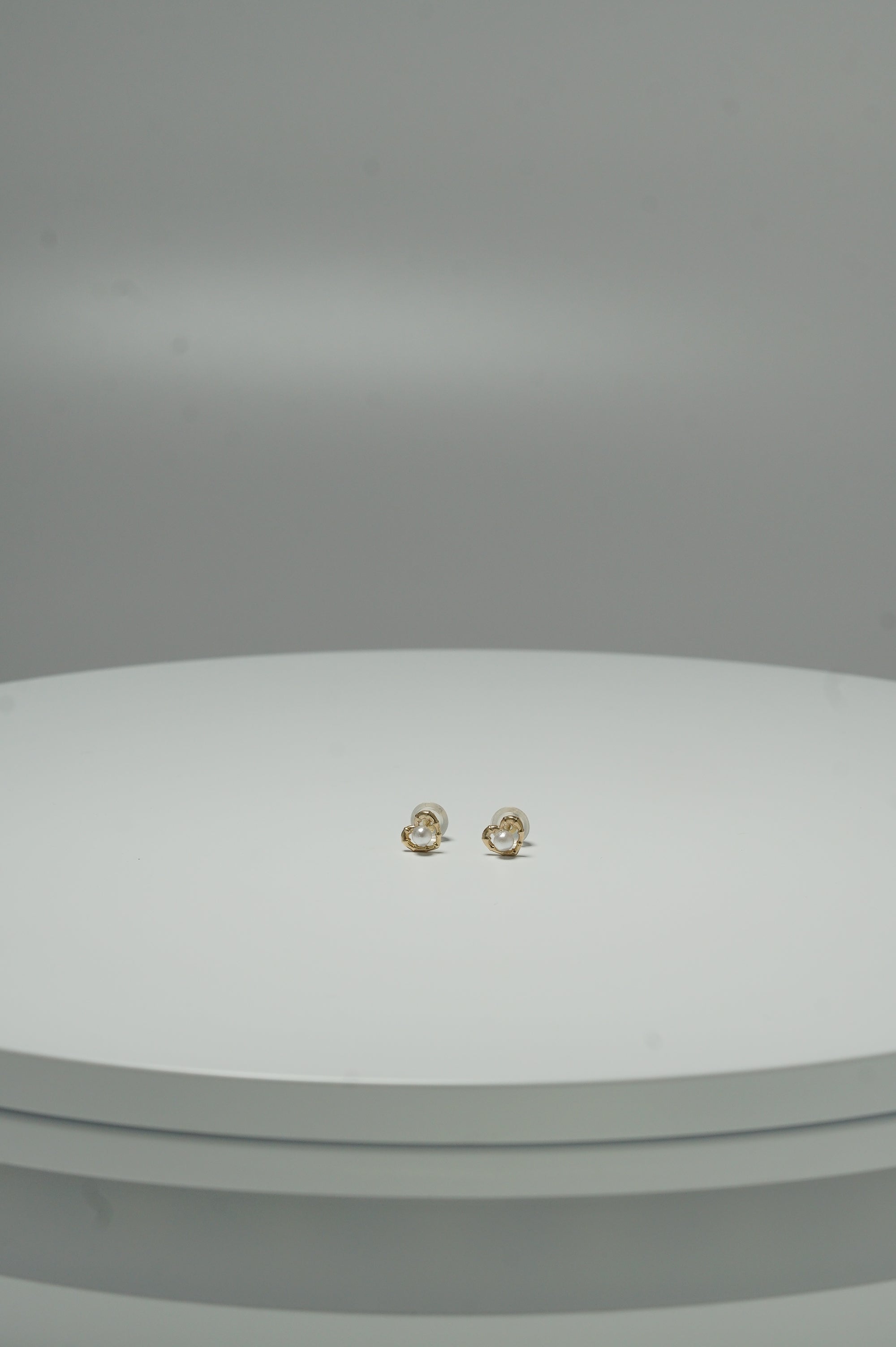 14k Solid Gold Heart Pearl Simple Stud Earring - Pretty At Sam