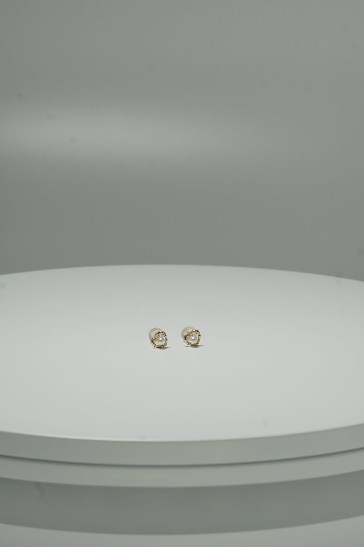 14k Solid Gold Heart Pearl Simple Stud Earring - Pretty At Sam