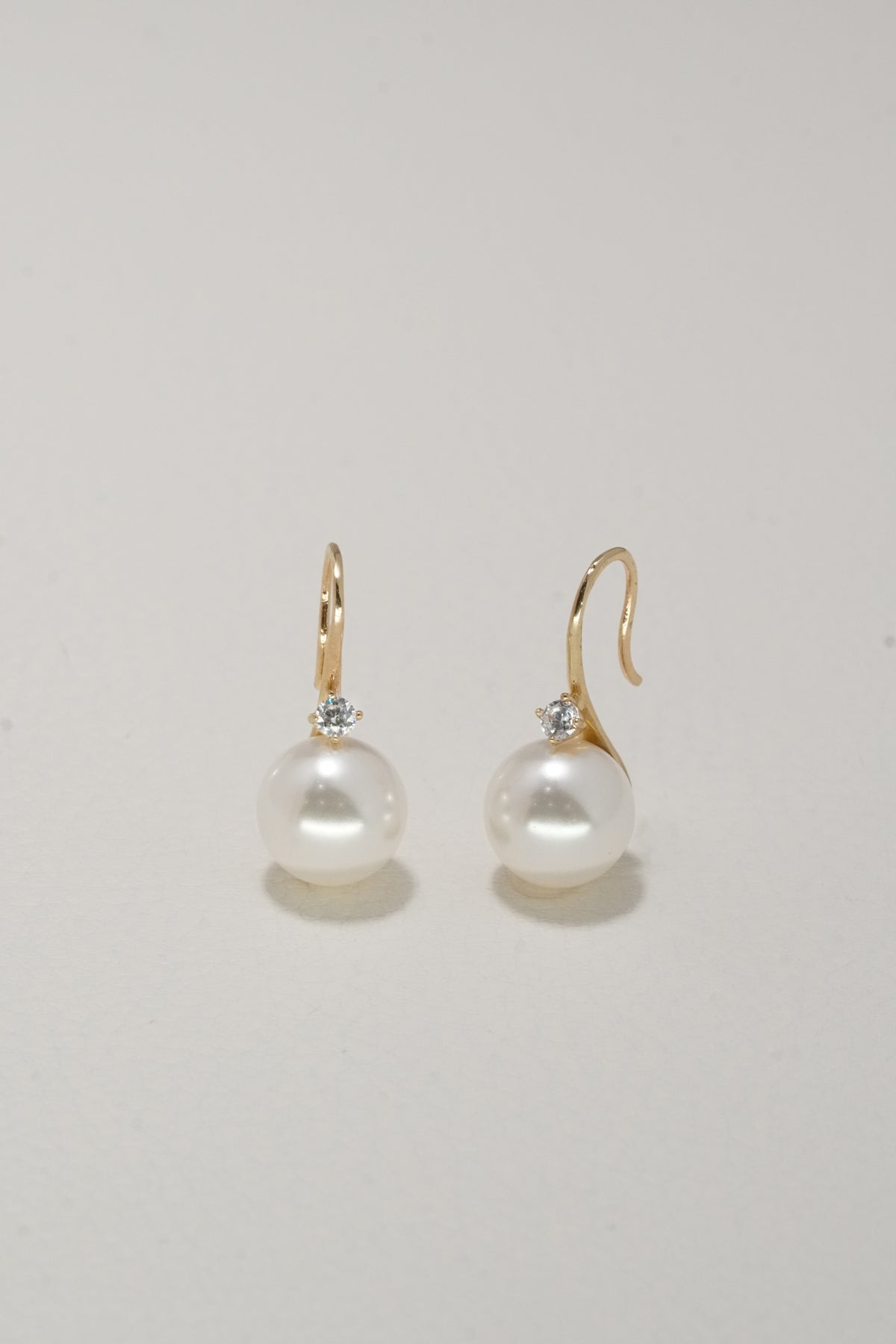 14K Solid Yellow Gold 11mm Fresh Water Pearl Hook Drop Earring