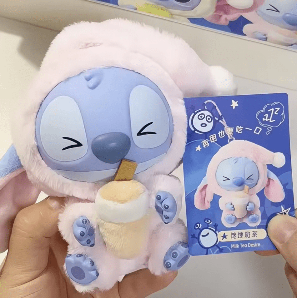 Miniso Stitch “Eat Before Sleep” Vinyl Blind - Box (7″) - Pretty At Sam