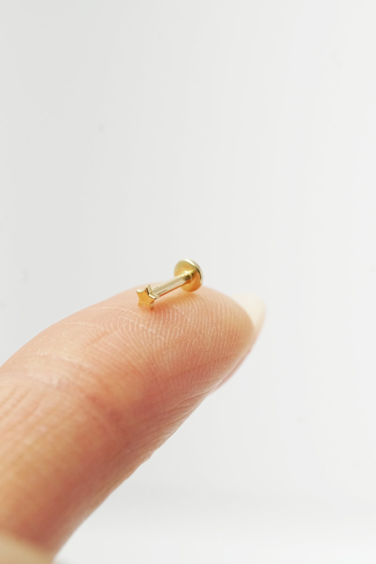 ✨ 14K Solid Gold Inner Screw Labret Flatback Star Single Stud – 6MM Length ✨